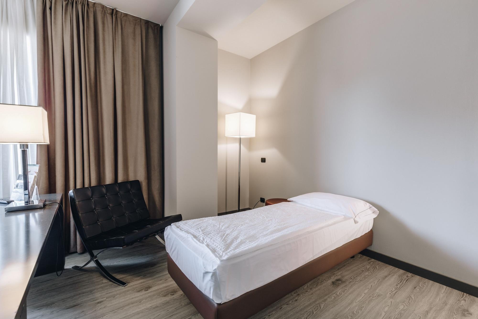 Hotel Continental Cremona Luaran gambar