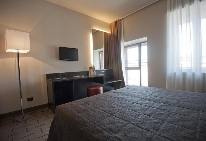 Hotel Continental Cremona Luaran gambar