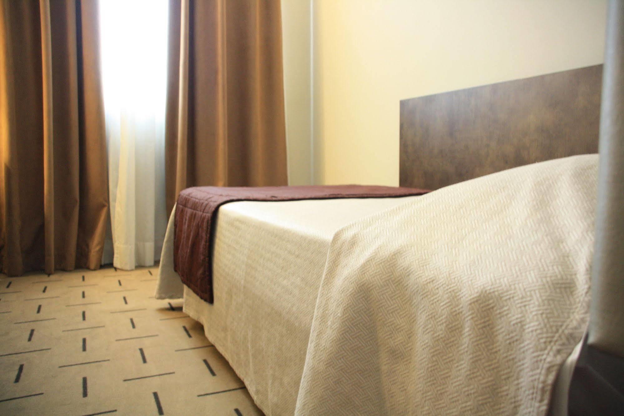 Hotel Continental Cremona Luaran gambar